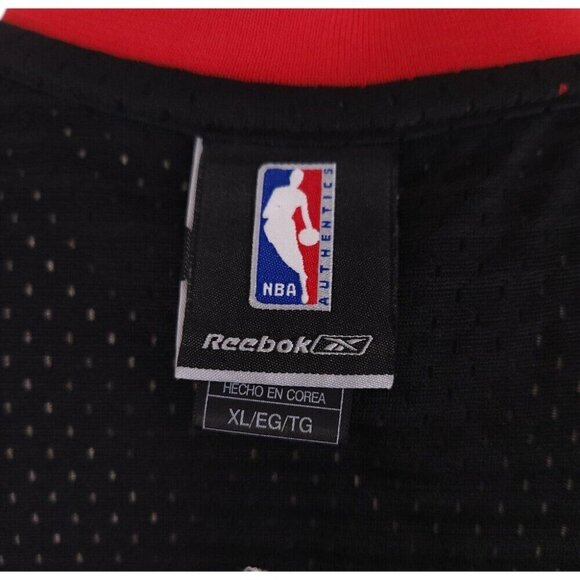 NBA Vintage Reebok Miami Heat Dwyane Wade #3 Basketball Jersey XL Red Black - Picture 9 of 11